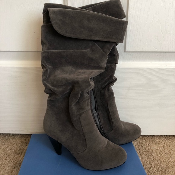 Boots. - Picture 2 of 3